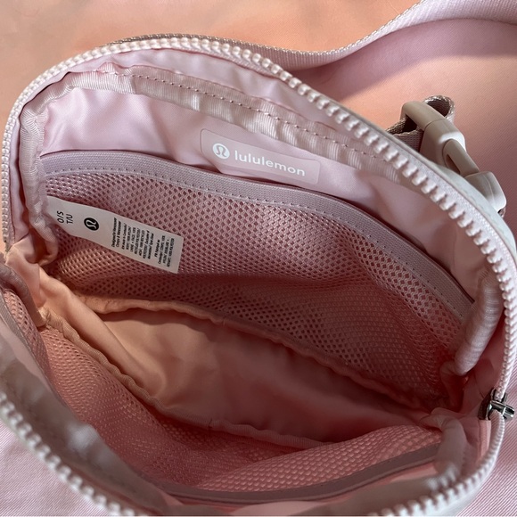 Lululemon belt bag in flush pink - Picture 7 of 10